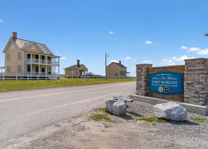 Holiday home Courageous House D *